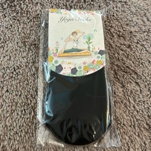 New black yoga socks with grip. One Size